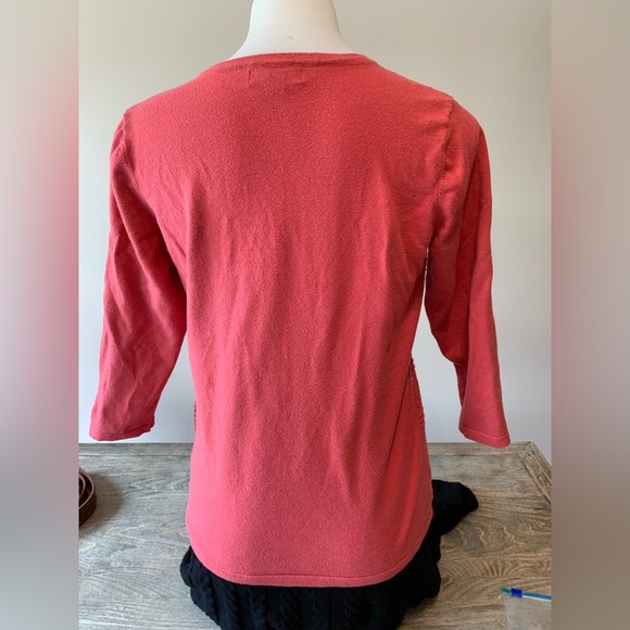 Buffalo Women’s Top - Picture 2 of 3